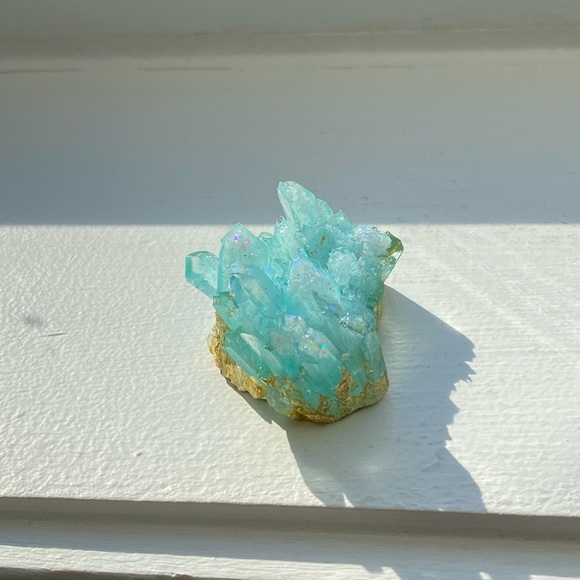 House decoration ~ Frozen light blue crystal cluster with gold flakes 💙🤍 - Picture 5 of 15